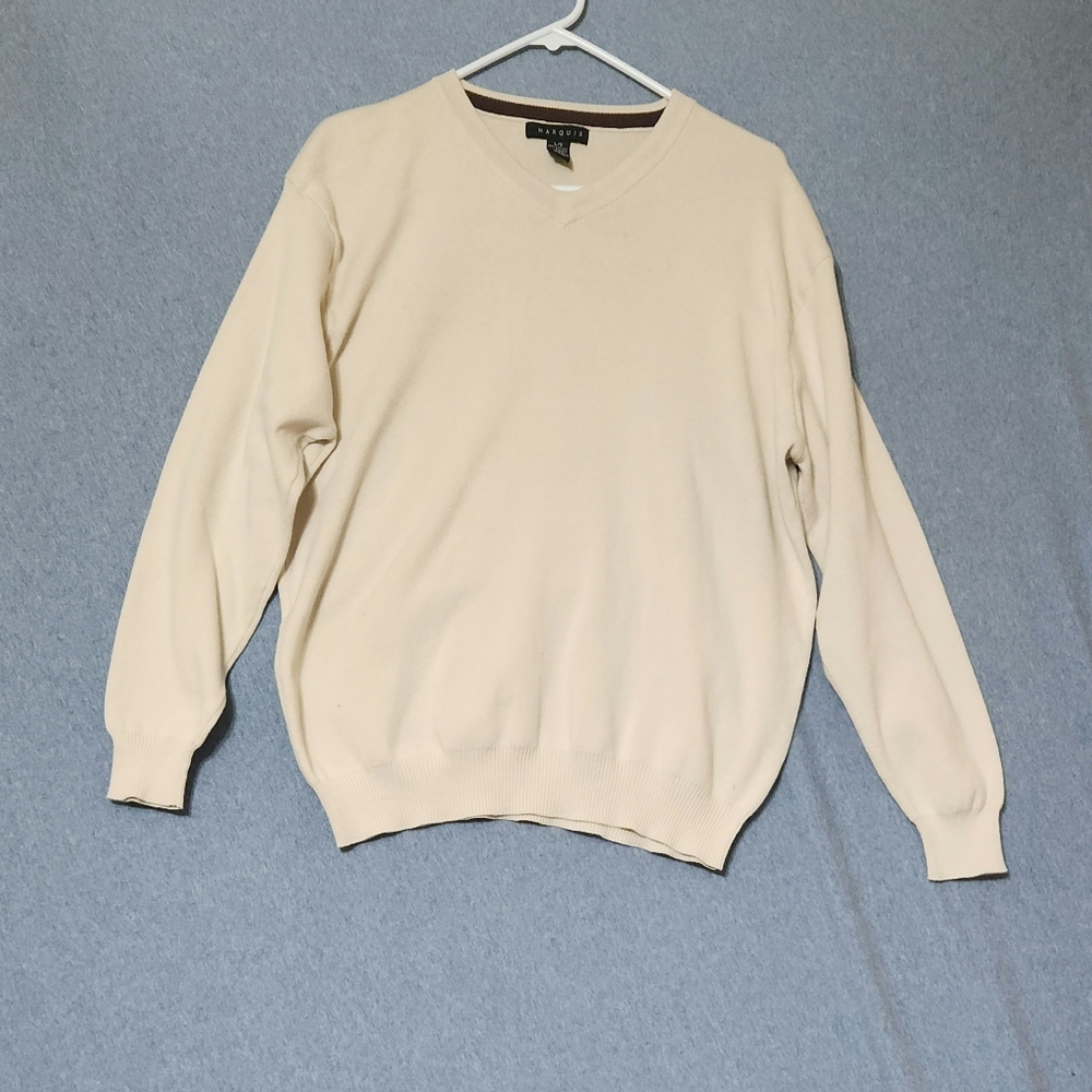 Marquis beige v-neck pullover sweater.  Size large